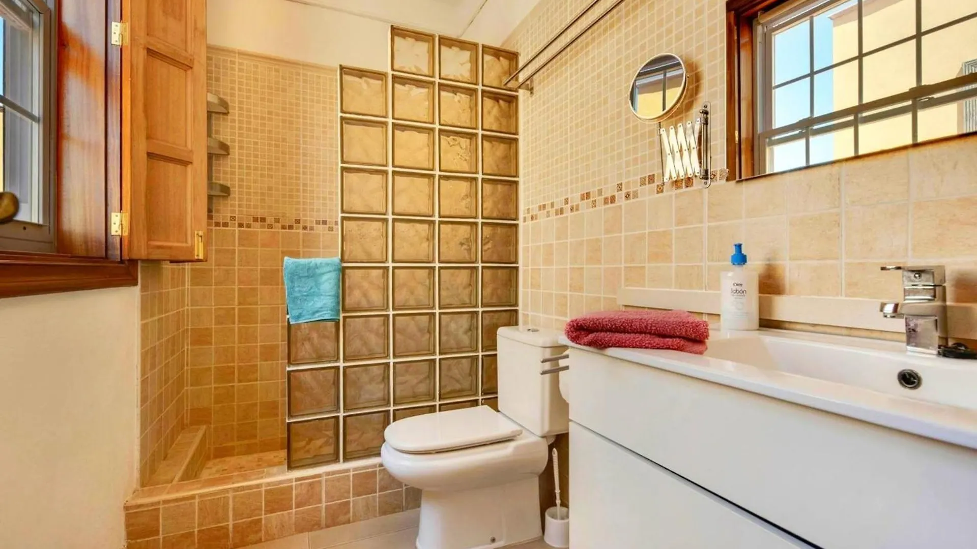 Сasa de vacaciones Casa Golfin - Colorful House With Large Terrace In The Sunny South España