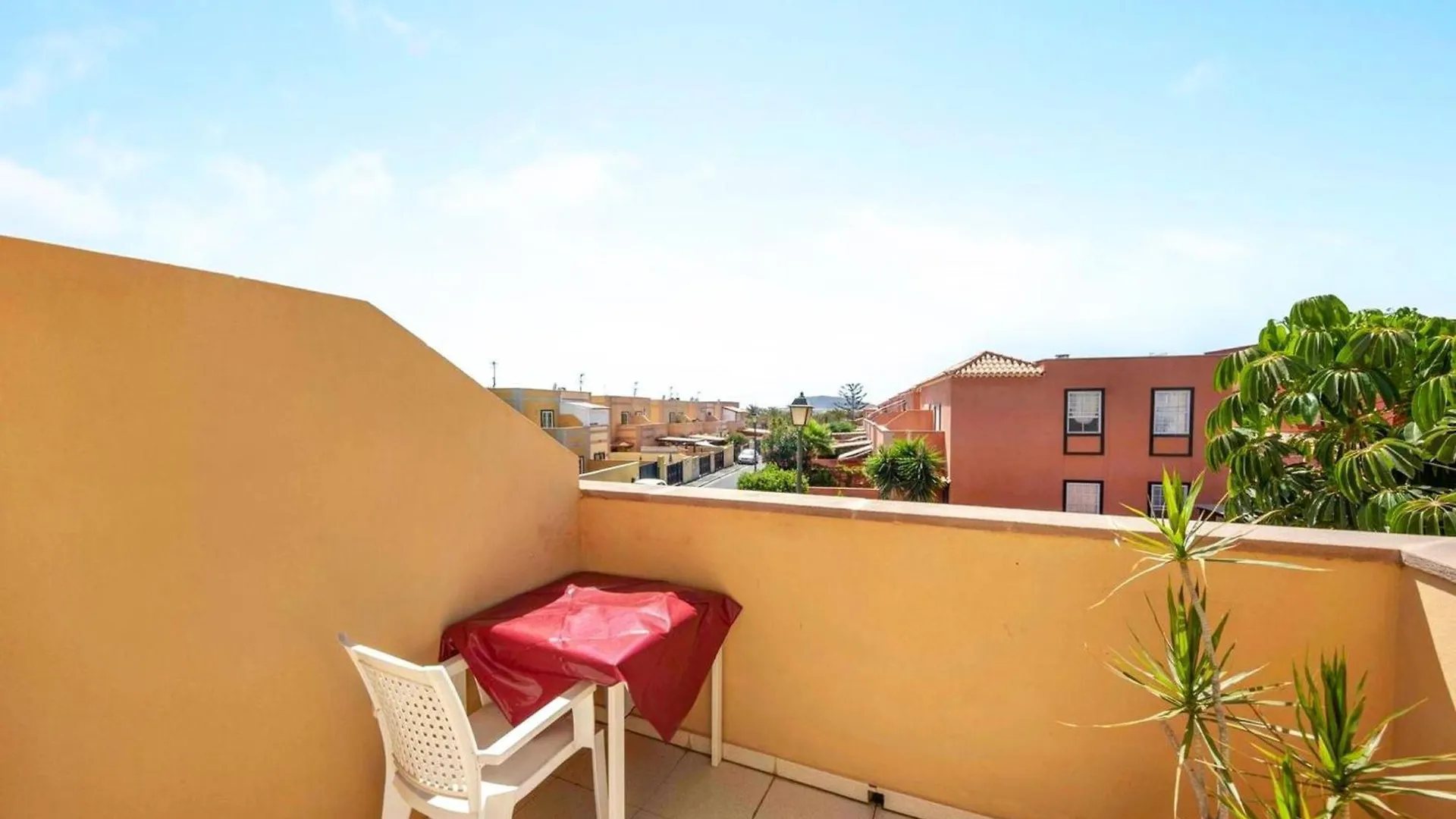 Сasa de vacaciones Casa Golfin - Colorful House With Large Terrace In The Sunny South