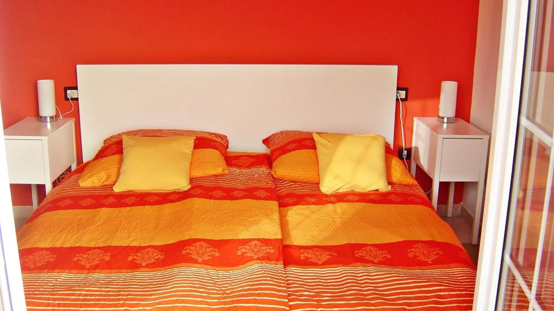 Сasa de vacaciones Casa Golfin - Colorful House With Large Terrace In The Sunny South