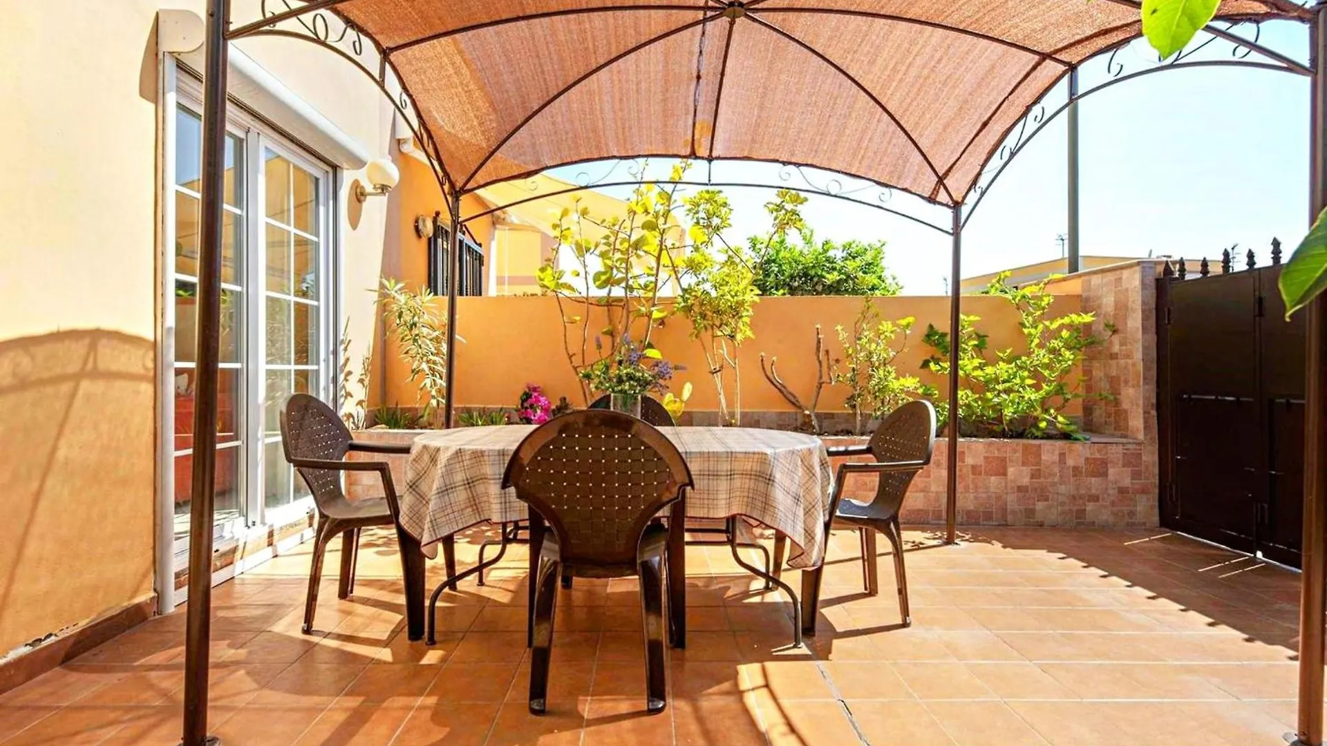 Casa Golfin - Colorful House With Large Terrace In The Sunny South Arona (Tenerife)