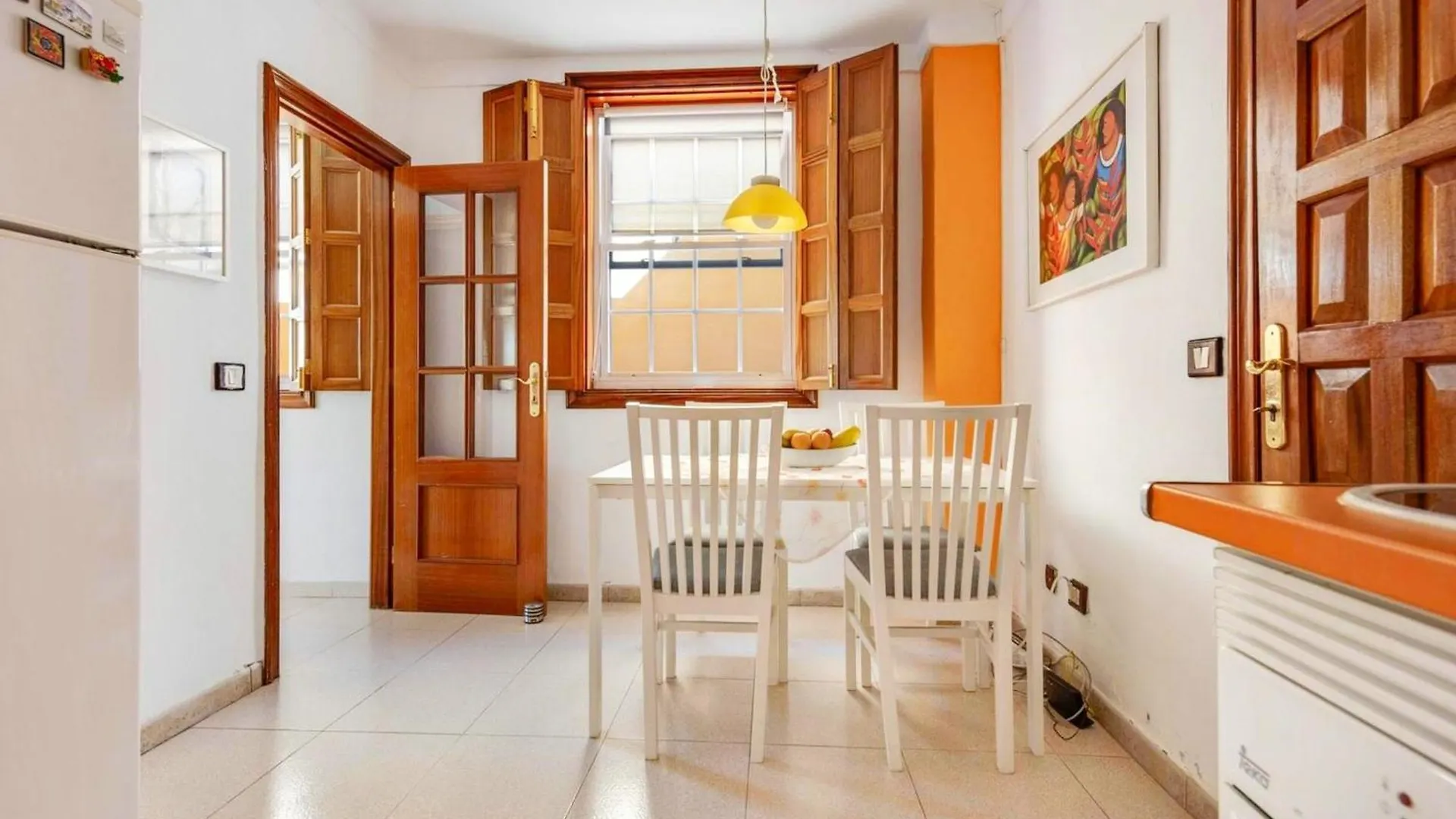 Casa Golfin - Colorful House With Large Terrace In The Sunny South Сasa de vacaciones